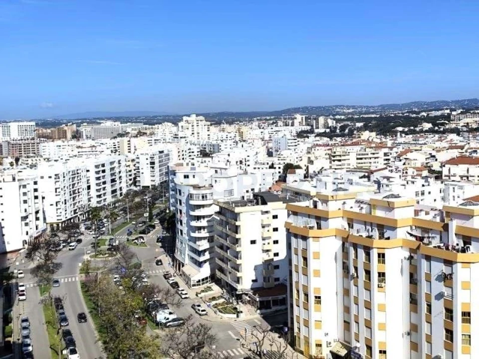 Apartamento T1 para Venda em Quarteira Foto 12