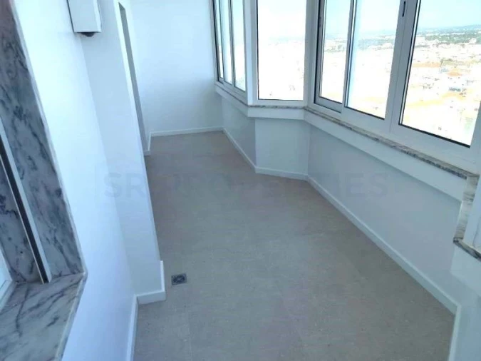 Apartamento T1 para Venda em Quarteira Foto 9