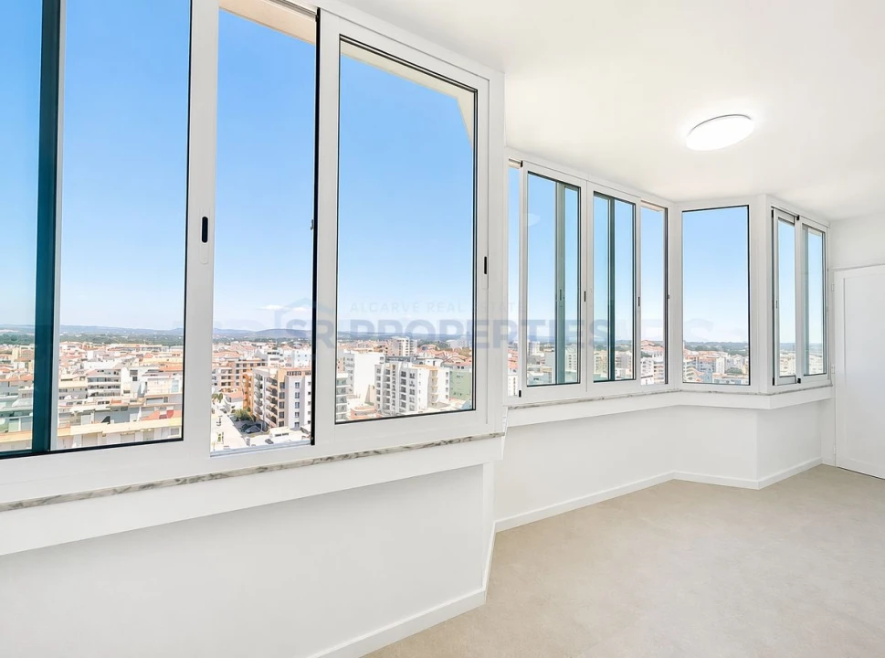 Apartamento T1 para Venda em Quarteira Foto 13