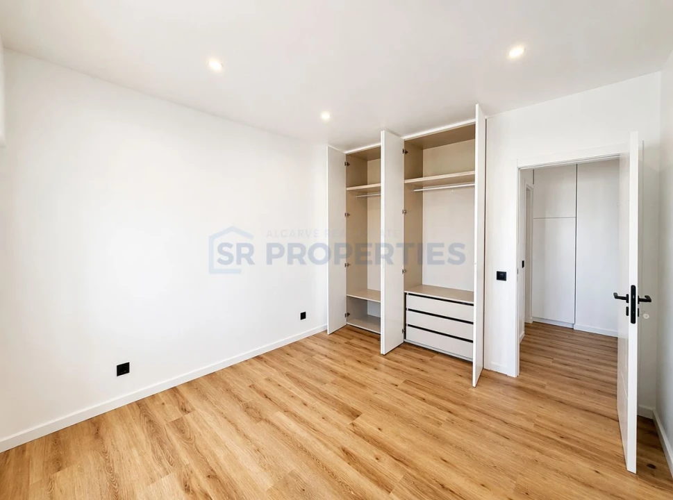 Apartamento T1 para Venda em Quarteira Foto 18