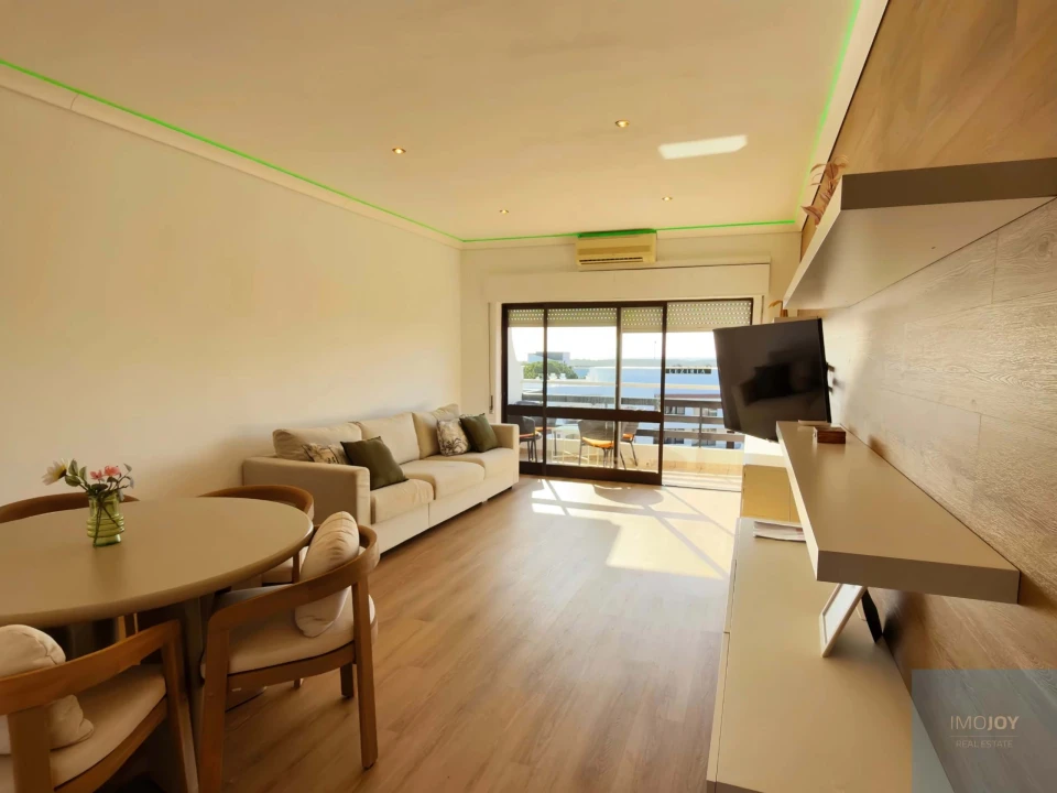 Apartamento T2 para Venda em Quarteira Foto 3