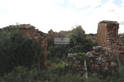 Terreno para Venda em Lagos (São Sebastião e Santa Maria)