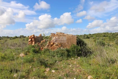 Terreno para Venda em Lagos (São Sebastião e Santa Maria)