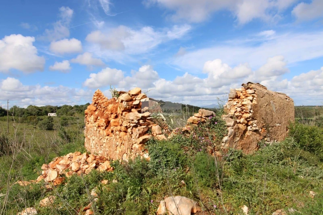Terreno para Venda em Lagos (São Sebastião e Santa Maria) Foto 1