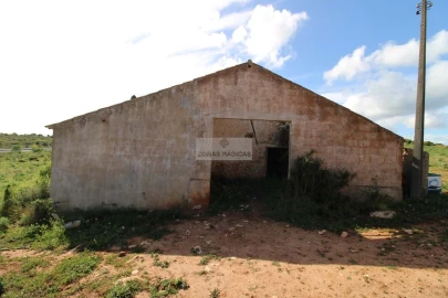 Terreno para Venda em Lagos (São Sebastião e Santa Maria)