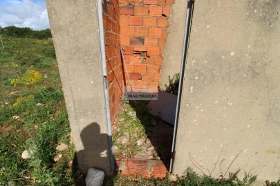 Terreno para Venda em Lagos (São Sebastião e Santa Maria)