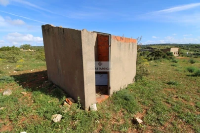 Terreno para Venda em Lagos (São Sebastião e Santa Maria)