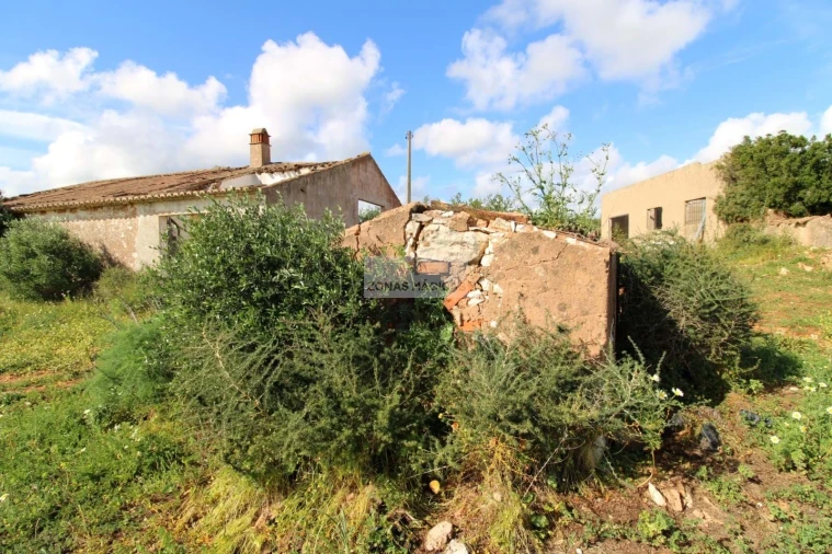 Terreno para Venda em Lagos (São Sebastião e Santa Maria)