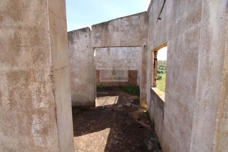 Terreno para Venda em Lagos (São Sebastião e Santa Maria) Foto 12