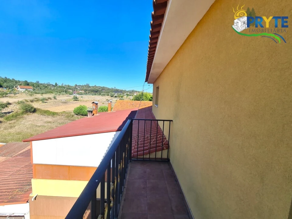 Moradia T4 para Venda em Vila Cã Foto 67