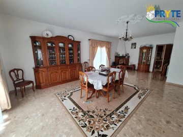 Moradia T4 para Venda em Vila Cã