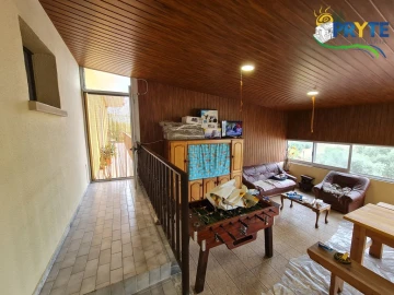 Moradia T4 para Venda em Vila Cã