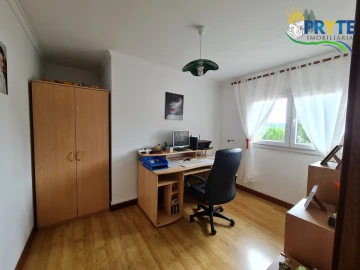 Moradia T4 para Venda em Vila Cã