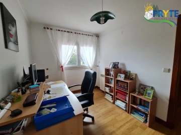 Moradia T4 para Venda em Vila Cã