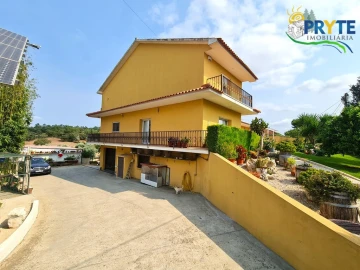 Moradia T4 para Venda em Vila Cã