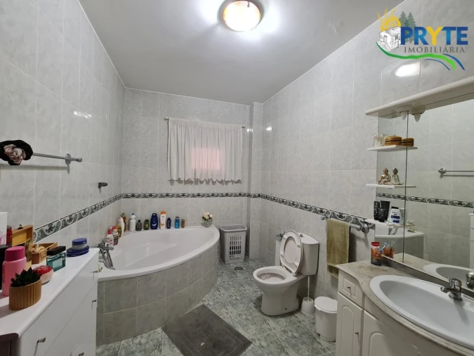 Moradia T4 para Venda em Vila Cã Foto 18