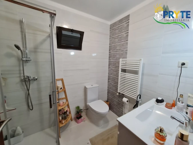 Moradia T4 para Venda em Vila Cã Foto 39