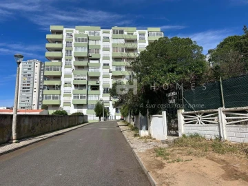 Terreno para Venda em Quarteira