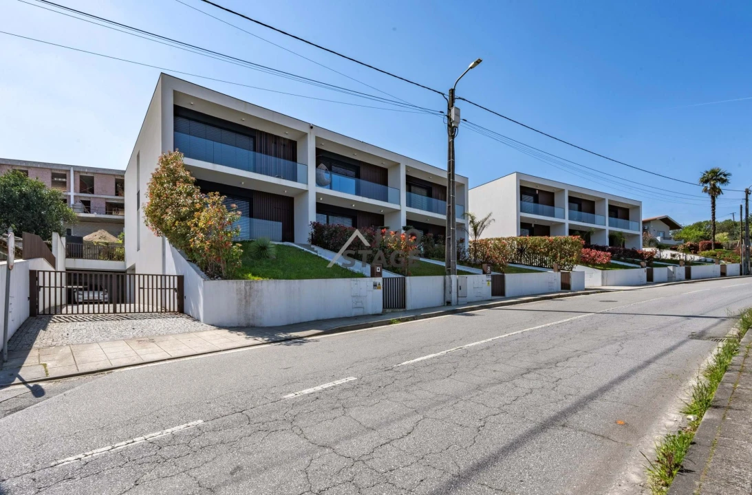 Moradia T3 para Venda em Caide de Rei Foto 1