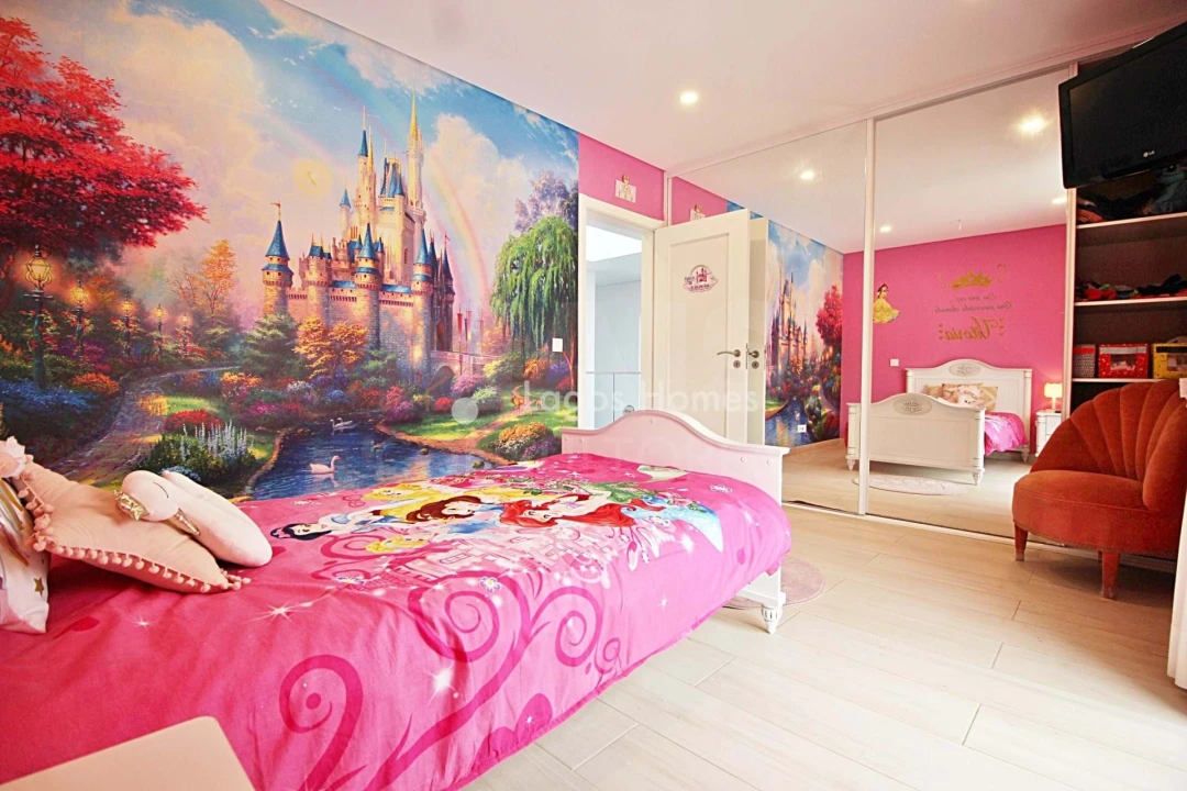 Moradia T5 para Venda em Póvoa de Santo Adrião e Olival Basto Foto 32