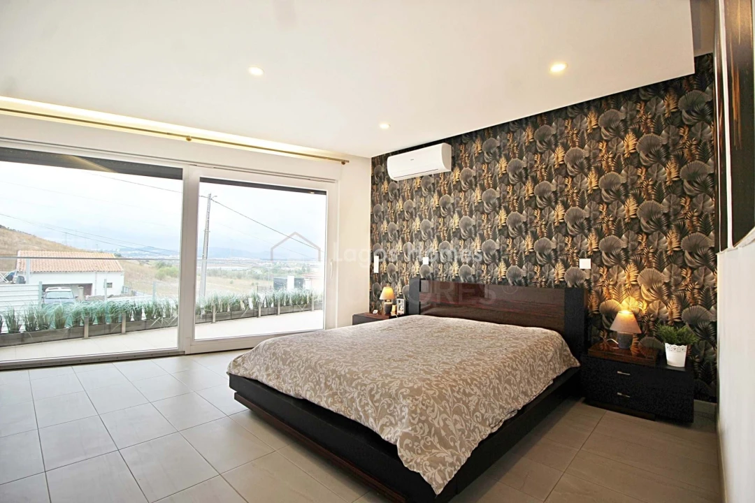 Moradia T5 para Venda em Póvoa de Santo Adrião e Olival Basto Foto 21