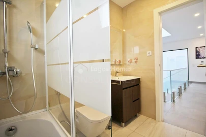 Moradia T5 para Venda em Póvoa de Santo Adrião e Olival Basto