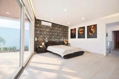 Moradia T5 para Venda em Póvoa de Santo Adrião e Olival Basto