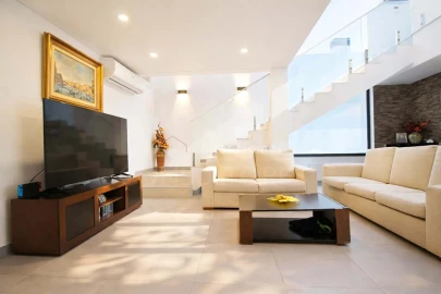 Moradia T5 para Venda em Póvoa de Santo Adrião e Olival Basto