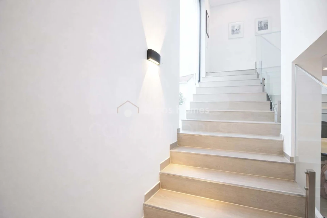 Moradia T5 para Venda em Póvoa de Santo Adrião e Olival Basto Foto 20