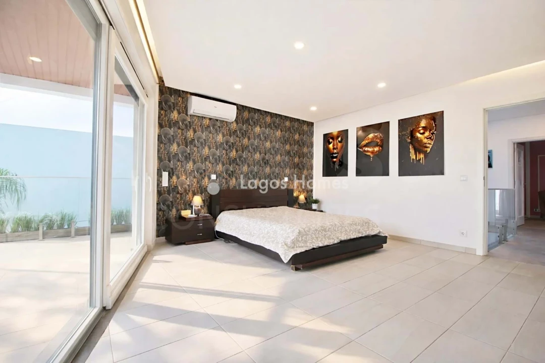 Moradia T5 para Venda em Póvoa de Santo Adrião e Olival Basto Foto 22