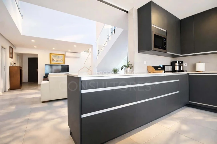 Moradia T5 para Venda em Póvoa de Santo Adrião e Olival Basto Foto 4