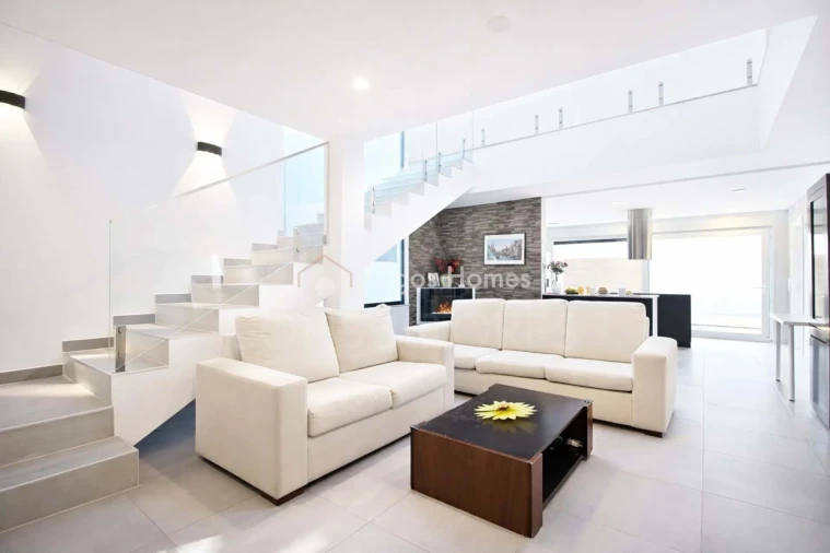 Moradia T5 para Venda em Póvoa de Santo Adrião e Olival Basto Foto 3