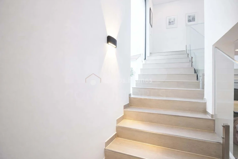 Moradia T5 para Venda em Póvoa de Santo Adrião e Olival Basto Foto 20