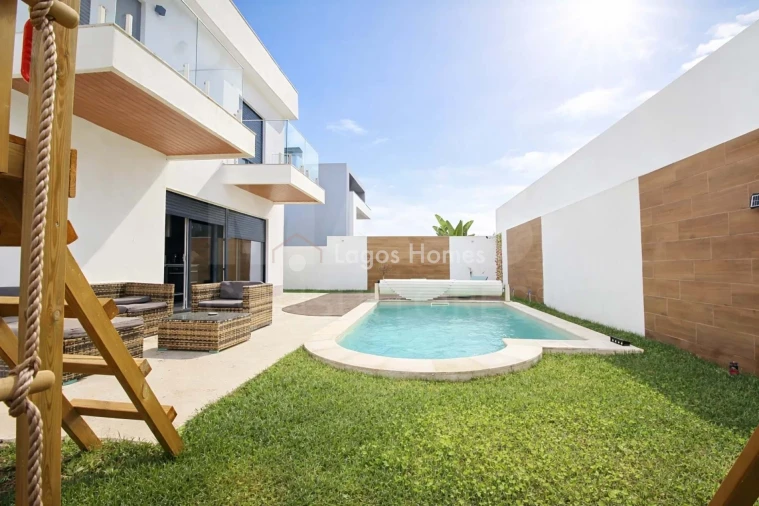 Moradia T5 para Venda em Póvoa de Santo Adrião e Olival Basto Foto 2