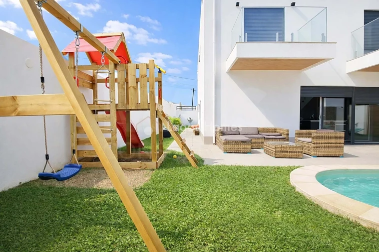 Moradia T5 para Venda em Póvoa de Santo Adrião e Olival Basto Foto 39