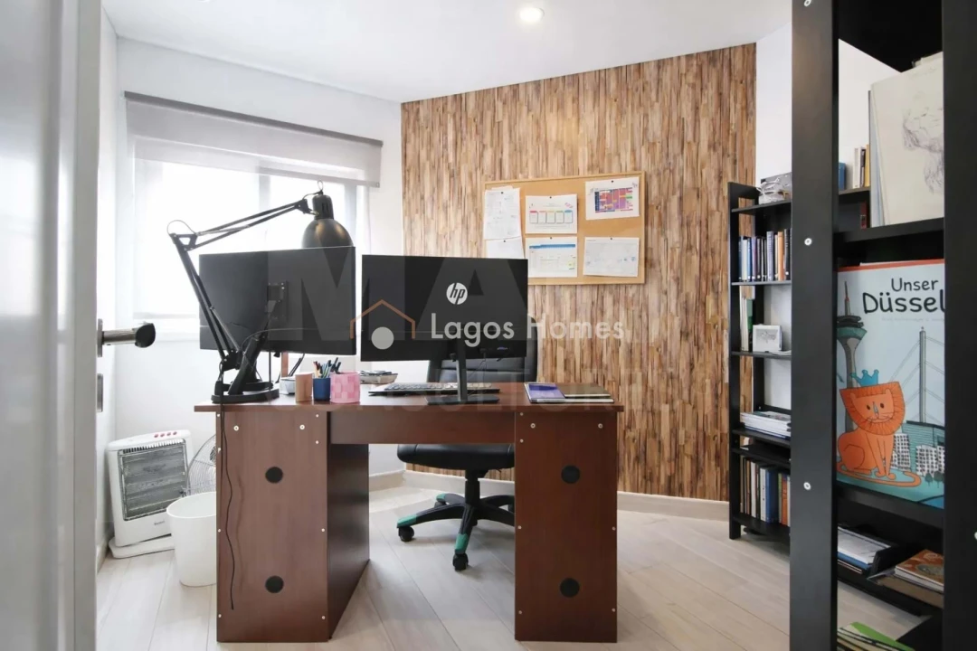 Moradia T5 para Venda em Póvoa de Santo Adrião e Olival Basto Foto 16