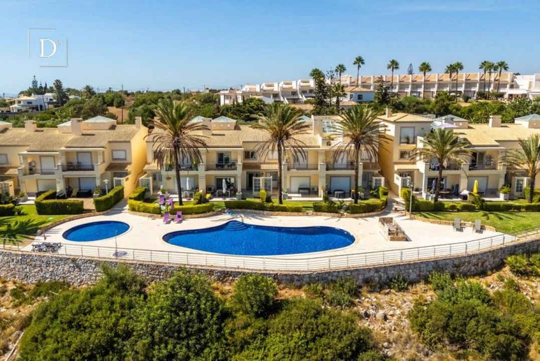 Moradia T3 para Venda em Albufeira e Olhos de Água Foto 6