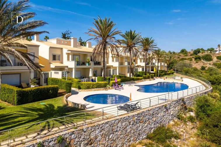 Moradia T3 para Venda em Albufeira e Olhos de Água Foto 2