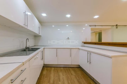 Apartamento T2 para Arrendamento em Santo António