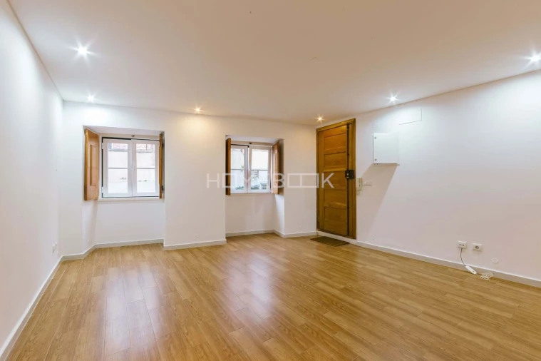 Apartamento T2 para Arrendamento em Santo António