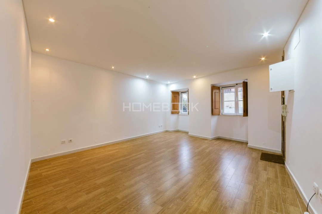 Apartamento T2 para Arrendamento em Santo António Foto 2