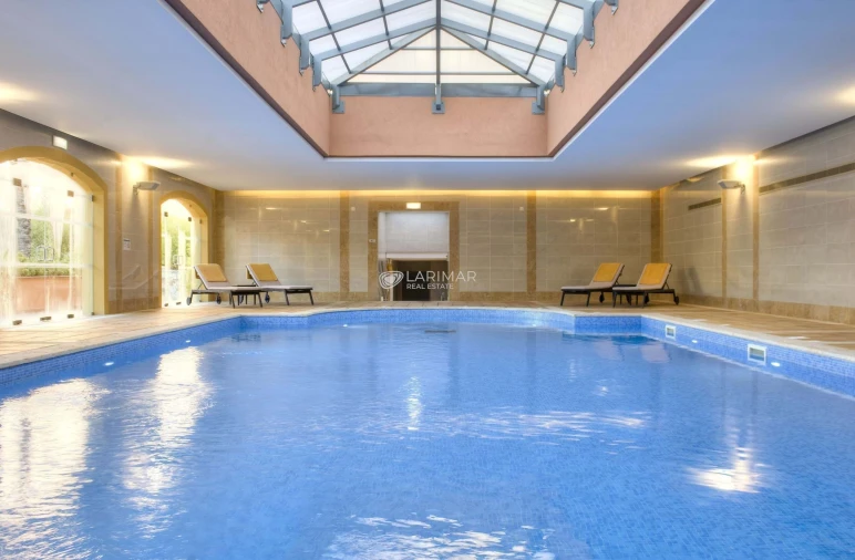 Apartamento T2 para Venda em Quarteira Foto 8