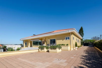 Moradia T6 para Venda em Folgosa