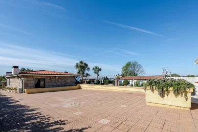 Moradia T6 para Venda em Folgosa