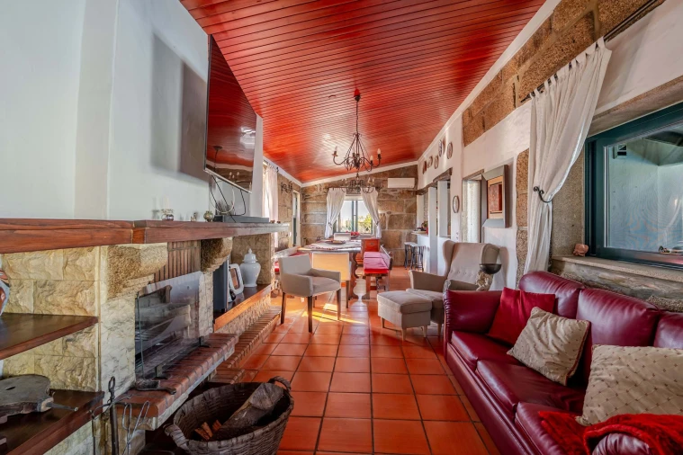 Moradia T6 para Venda em Folgosa Foto 84