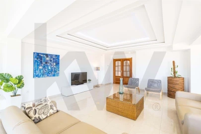 Moradia T4 para Arrendamento férias em Albufeira e Olhos de Água