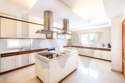 Moradia T4 para Arrendamento férias em Albufeira e Olhos de Água