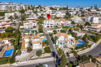 Moradia T4 para Arrendamento férias em Albufeira e Olhos de Água