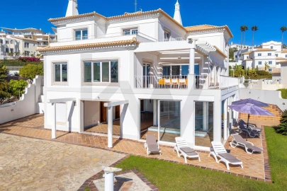 Moradia T4 para Arrendamento férias em Albufeira e Olhos de Água