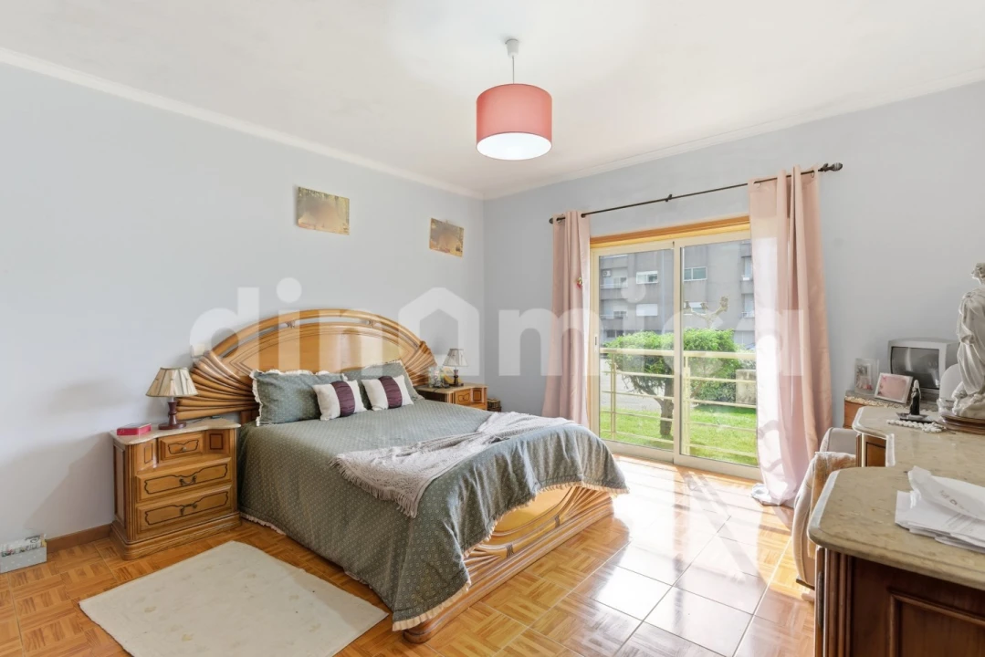 Apartamento T2 para Venda em Vermoim Foto 14